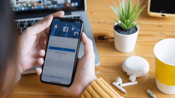 ¿Cómo crear una página de empresa en Facebook y no morir en el intento? Guía top para pymes no digitalizadas